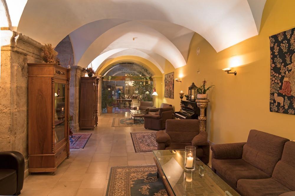 Hosteria Del Monasterio De San Millan Сан-Мільян-де-ла-Коґолья Екстер'єр фото